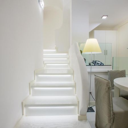 White Stylish Apartment 3 Вико-Экуенсе Экстерьер фото